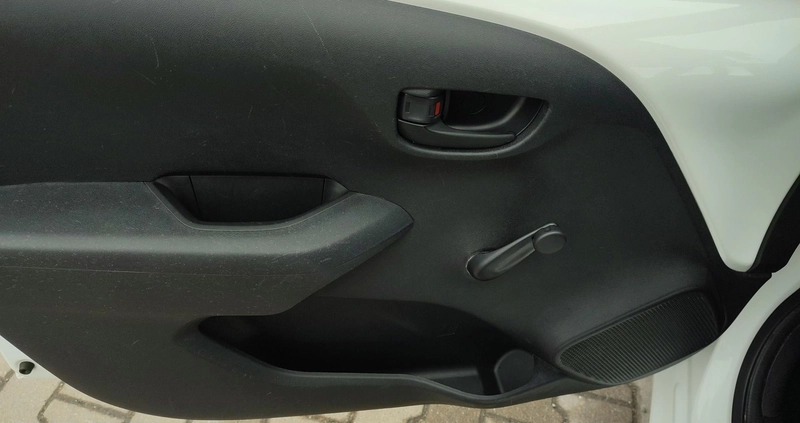 Toyota Aygo cena 39900 przebieg: 44154, rok produkcji 2019 z Szczucin małe 211